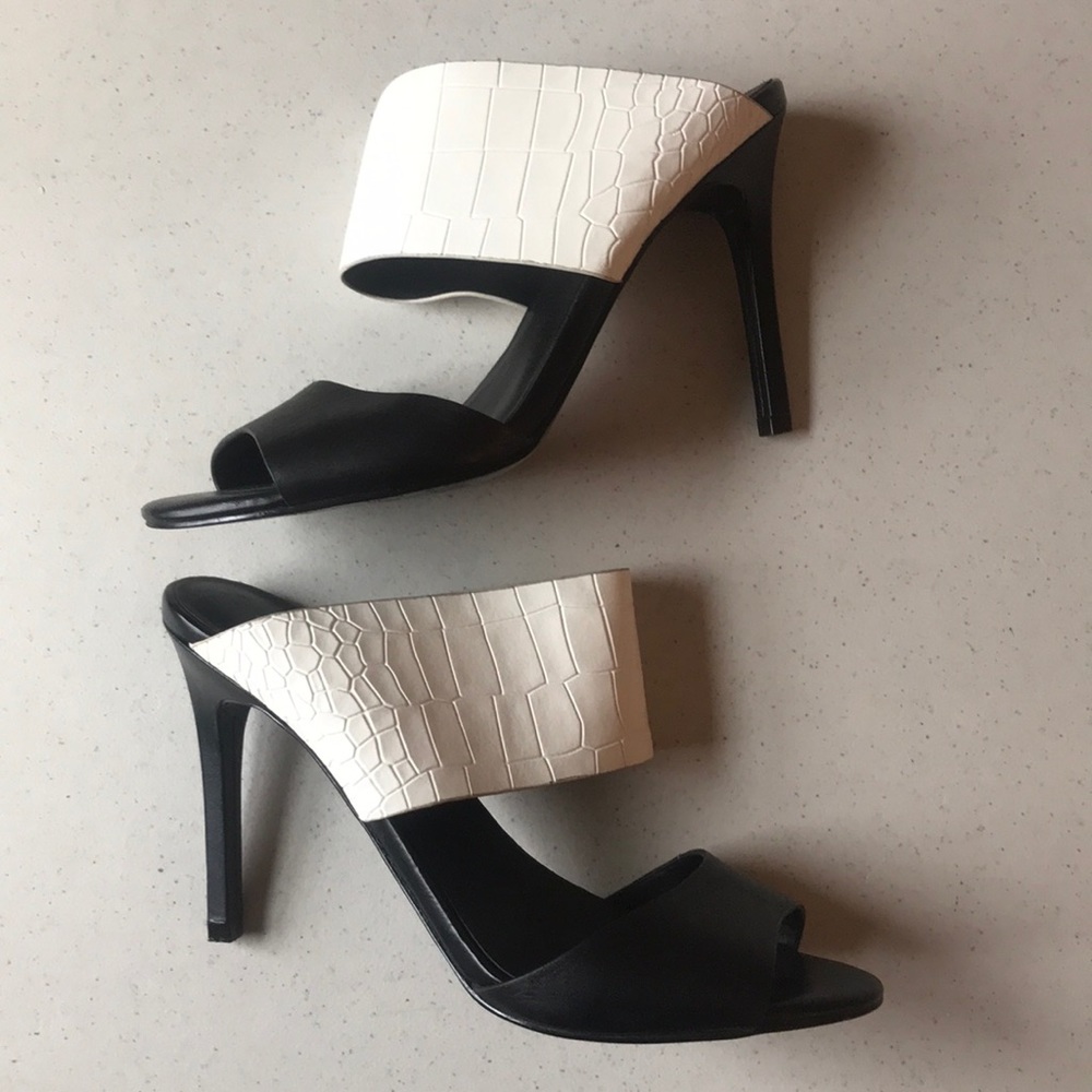 Two-tone textured mules